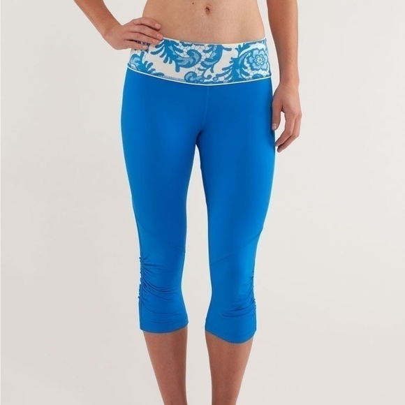 LULULEMON Run: For Your Life Crop • Beaming Blue / Laceoflage Polar Cream • US 8 - Picture 1 of 13